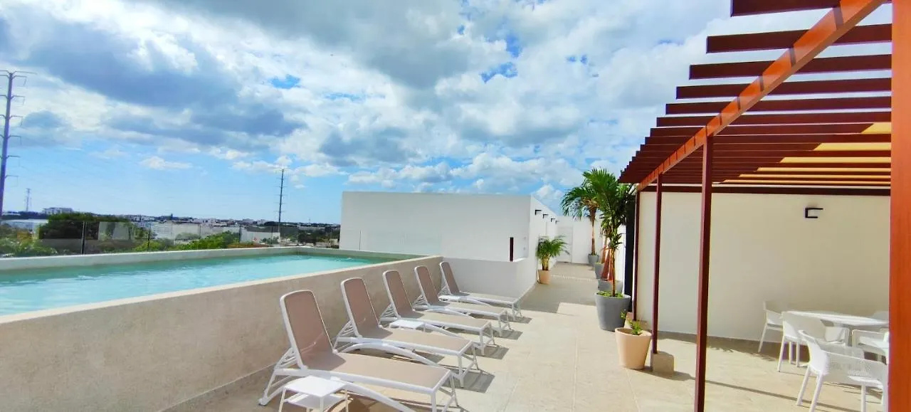 Playa Del Carmen // Suites Colibri